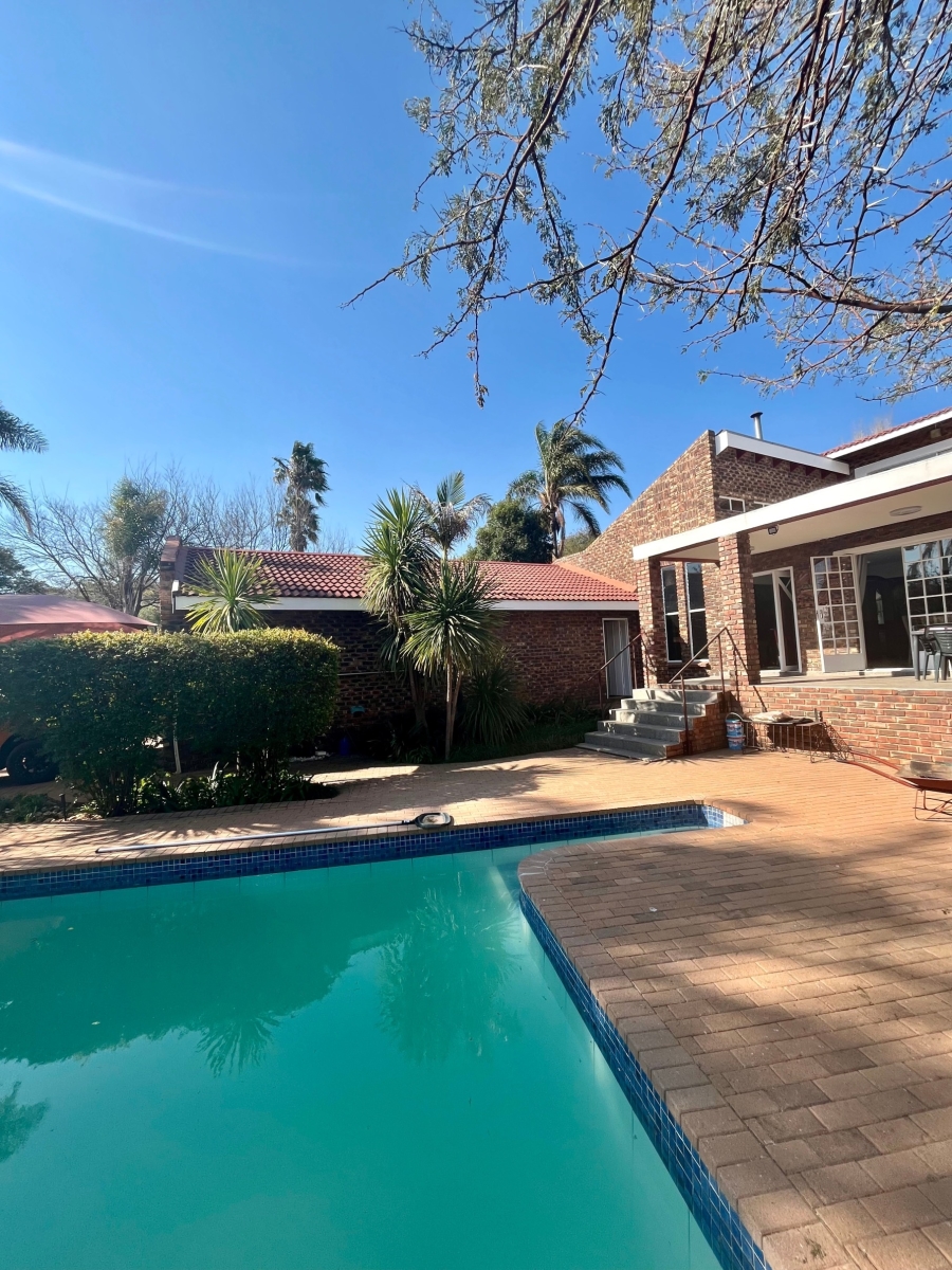 4 Bedroom Property for Sale in Wilkoppies North West